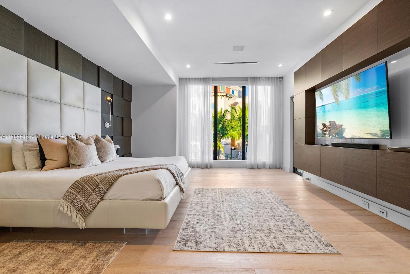 310 SE 11th Ave Fort Lauderdale, FL 33301