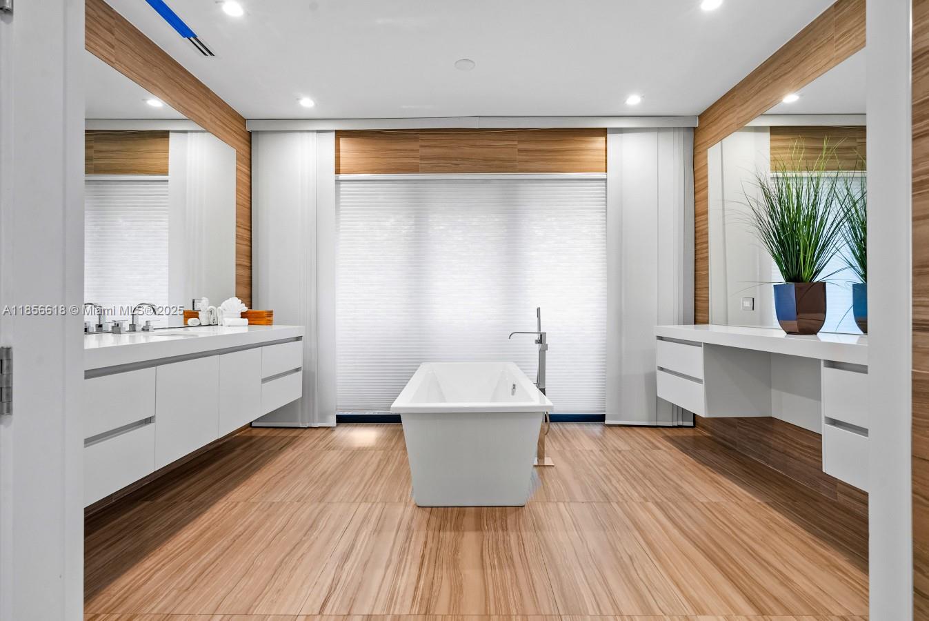 310 SE 11th Ave Fort Lauderdale, FL 33301