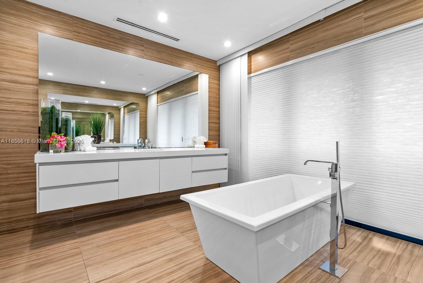 310 SE 11th Ave Fort Lauderdale, FL 33301