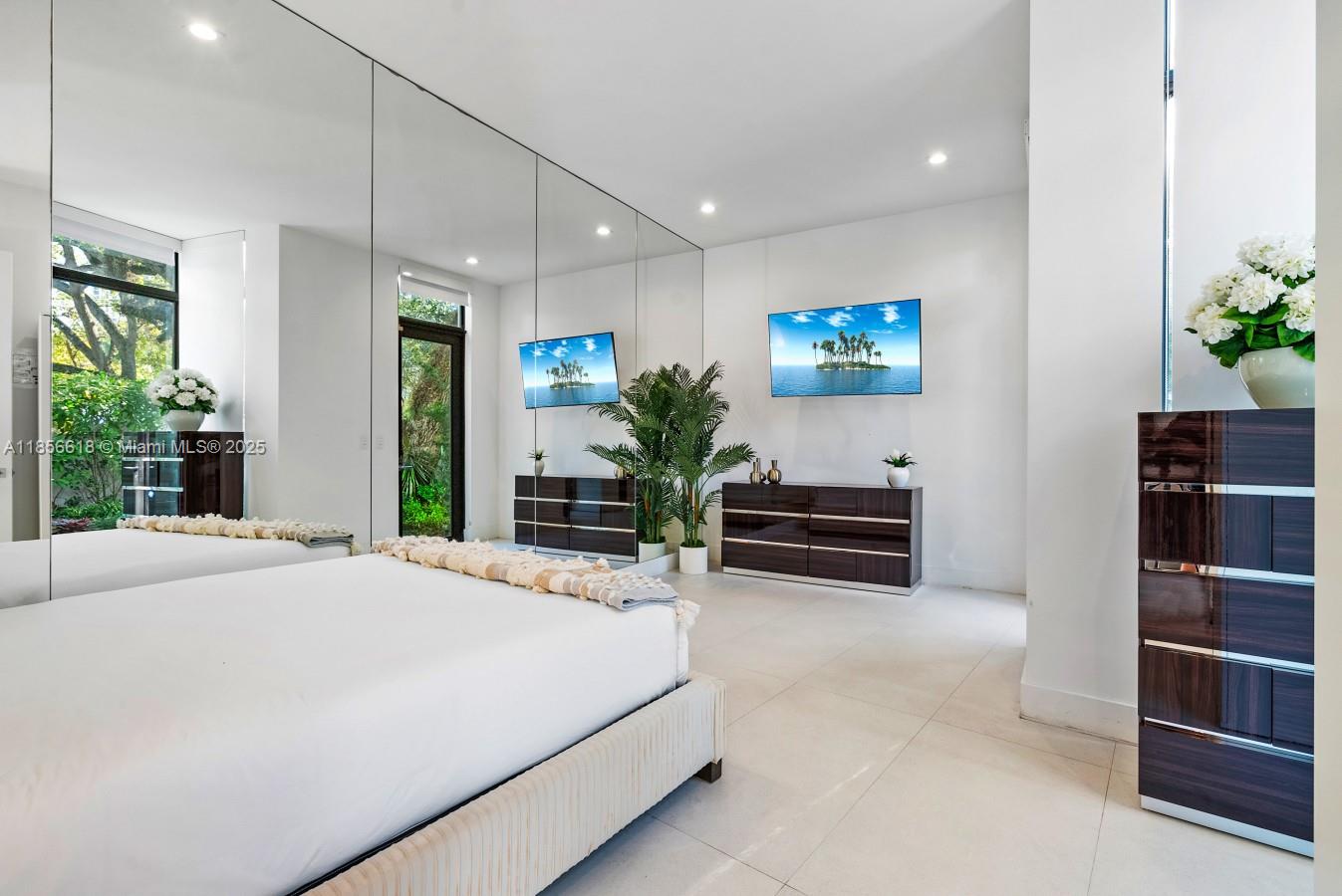 310 SE 11th Ave Fort Lauderdale, FL 33301