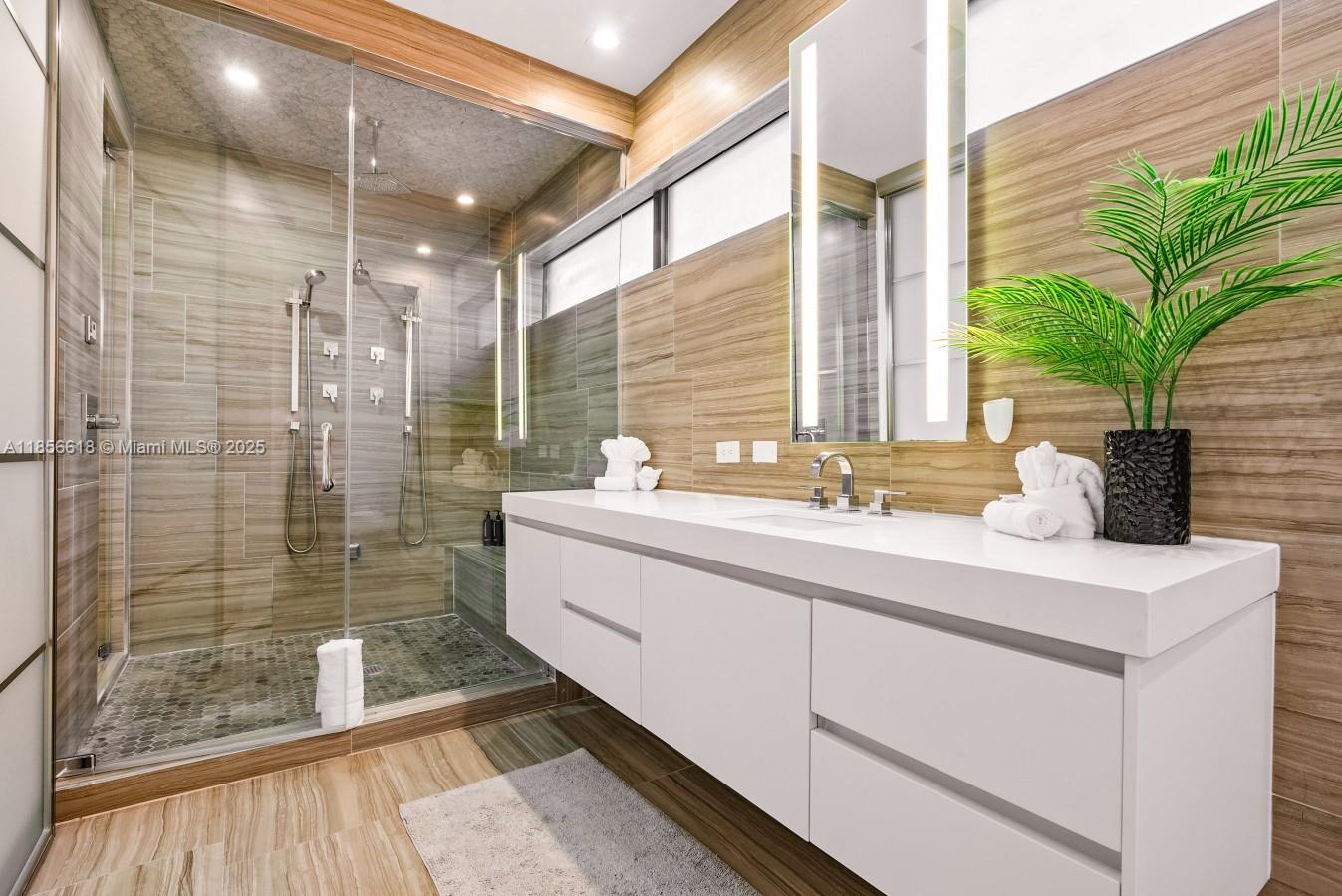 310 SE 11th Ave Fort Lauderdale, FL 33301