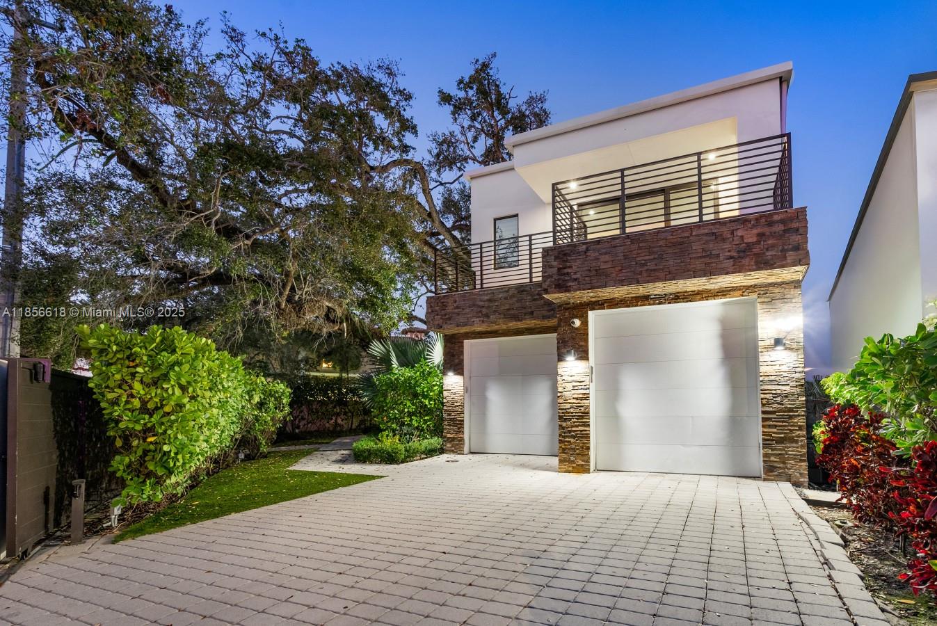 310 SE 11th Ave Fort Lauderdale, FL 33301