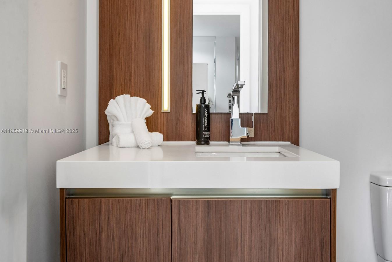 310 SE 11th Ave Fort Lauderdale, FL 33301