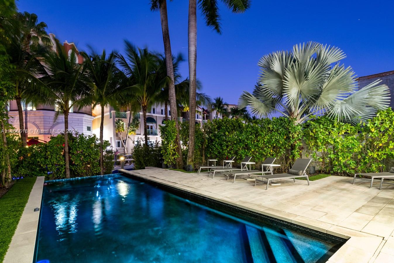 310 SE 11th Ave Fort Lauderdale, FL 33301