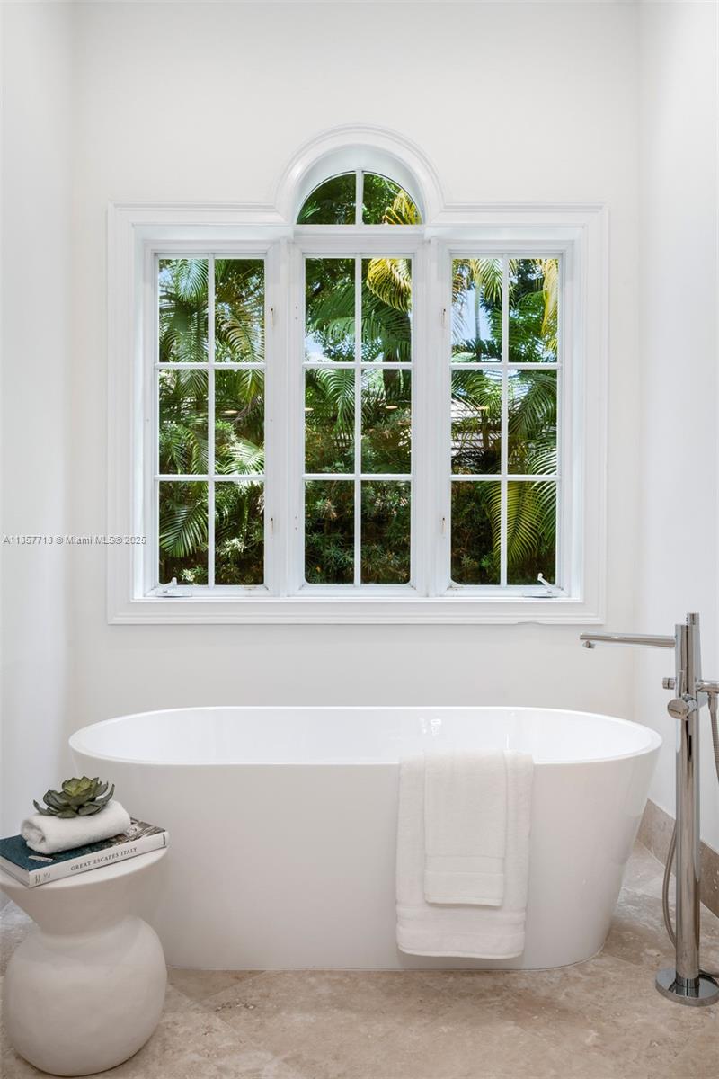 9941 SW 60th Ct Pinecrest, FL 33156