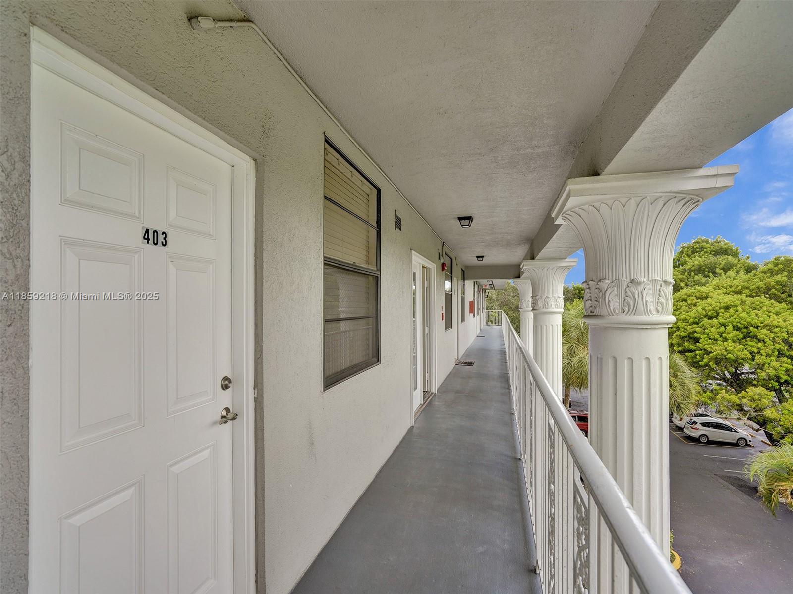 1506 Whitehall Dr #403