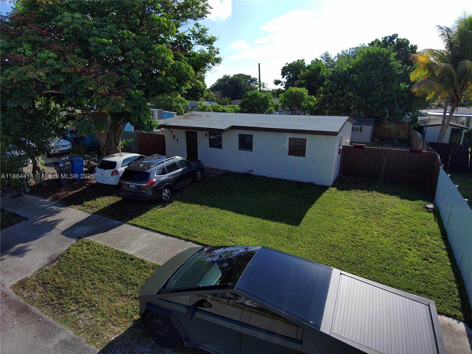 3761 SW 45th Ter