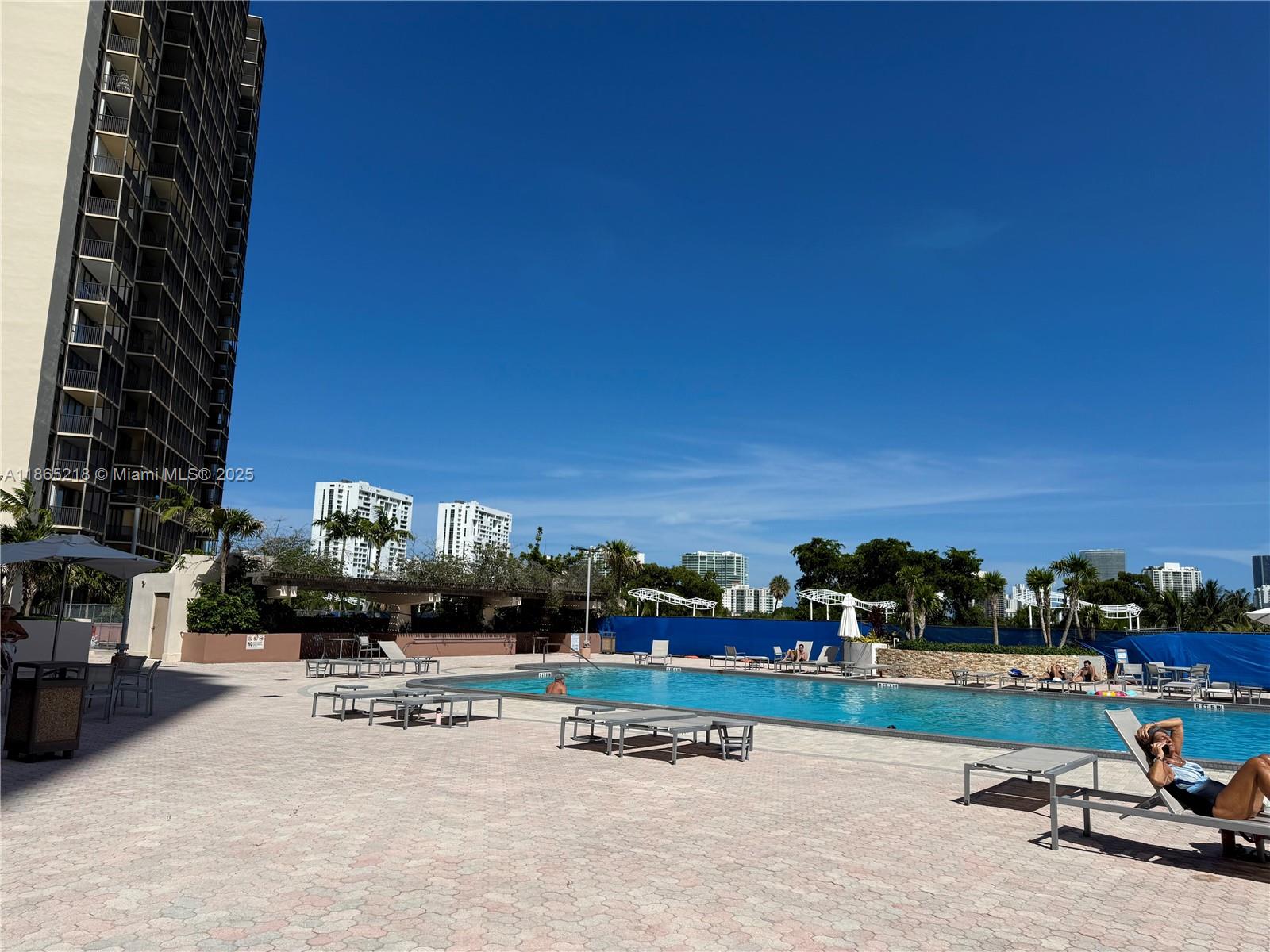 20335 W Country Clb Dr #502