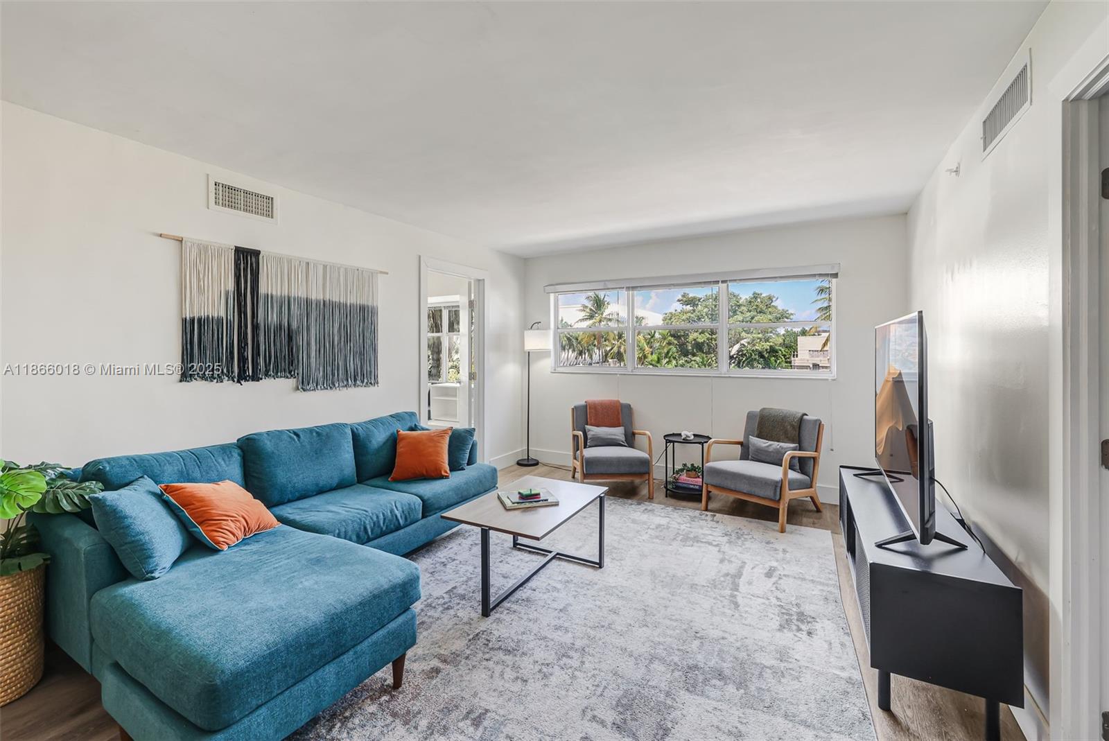 1881 Washington Ave #4B