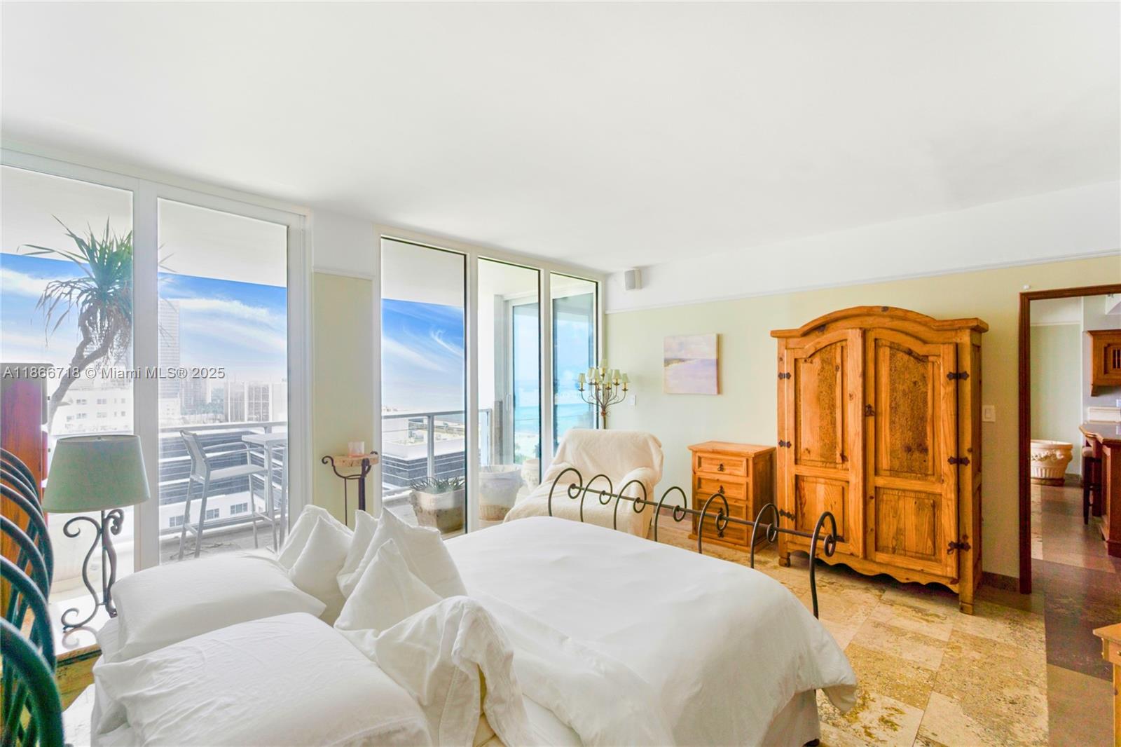 image The Decoplage Condo18