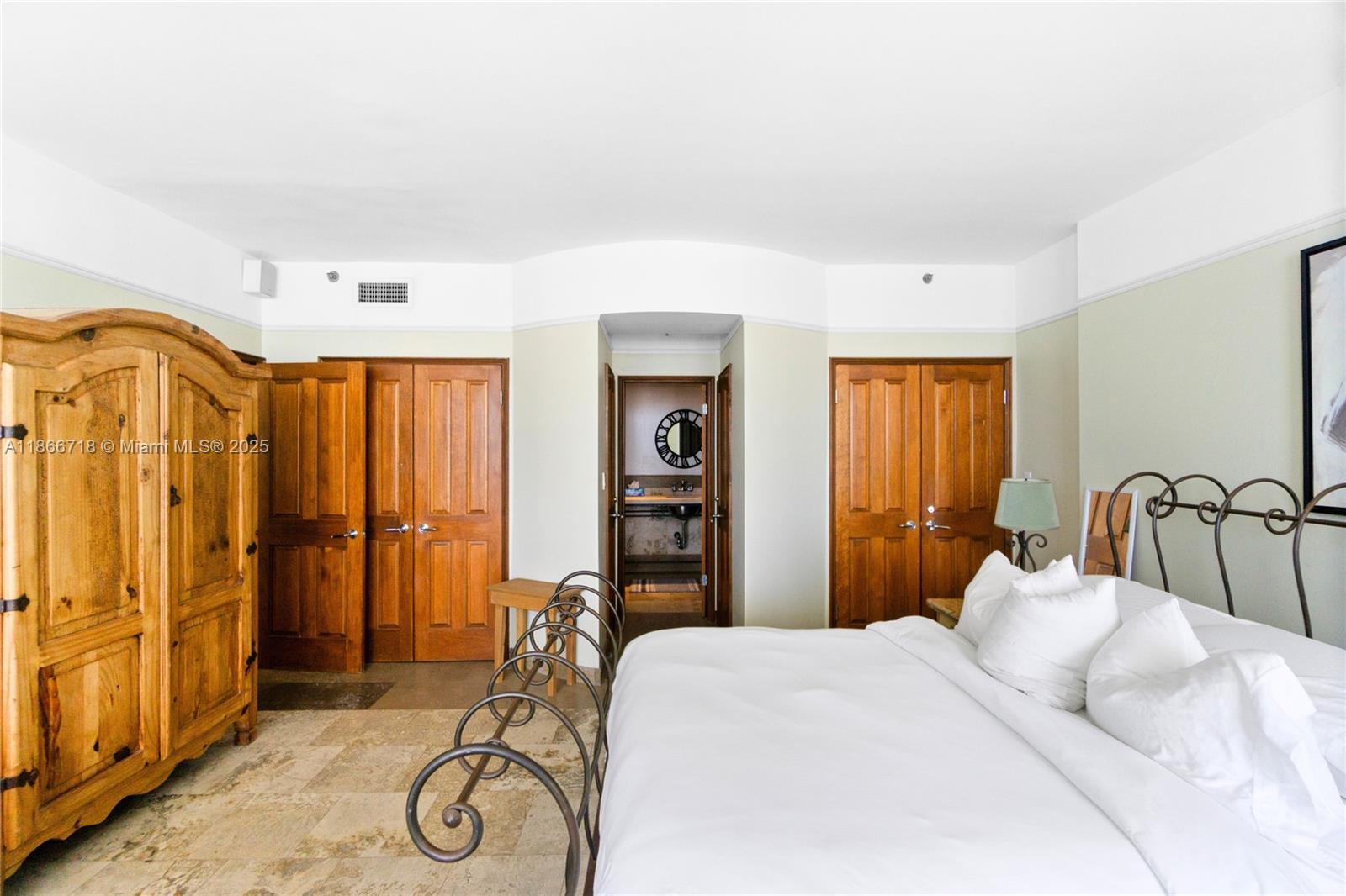 image The Decoplage Condo19