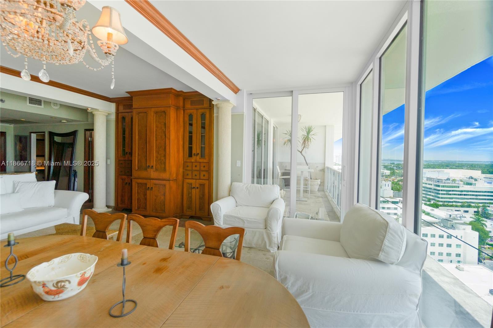 image The Decoplage Condo7