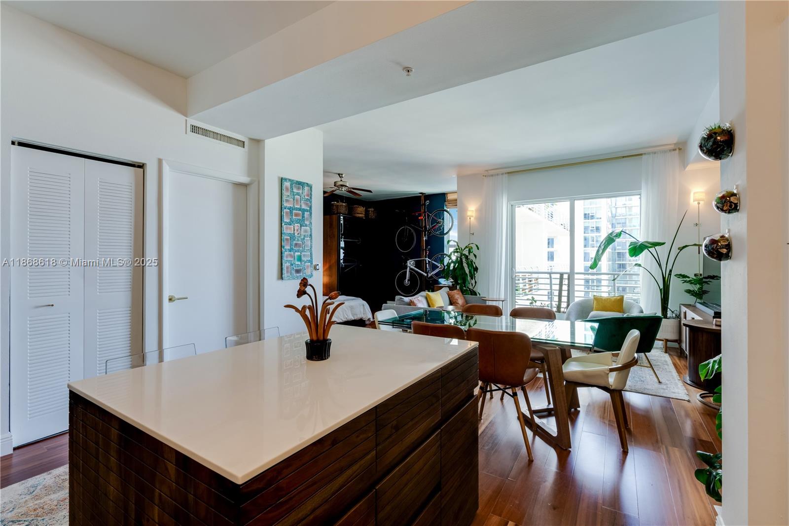 image The Loft Downtown Condo10