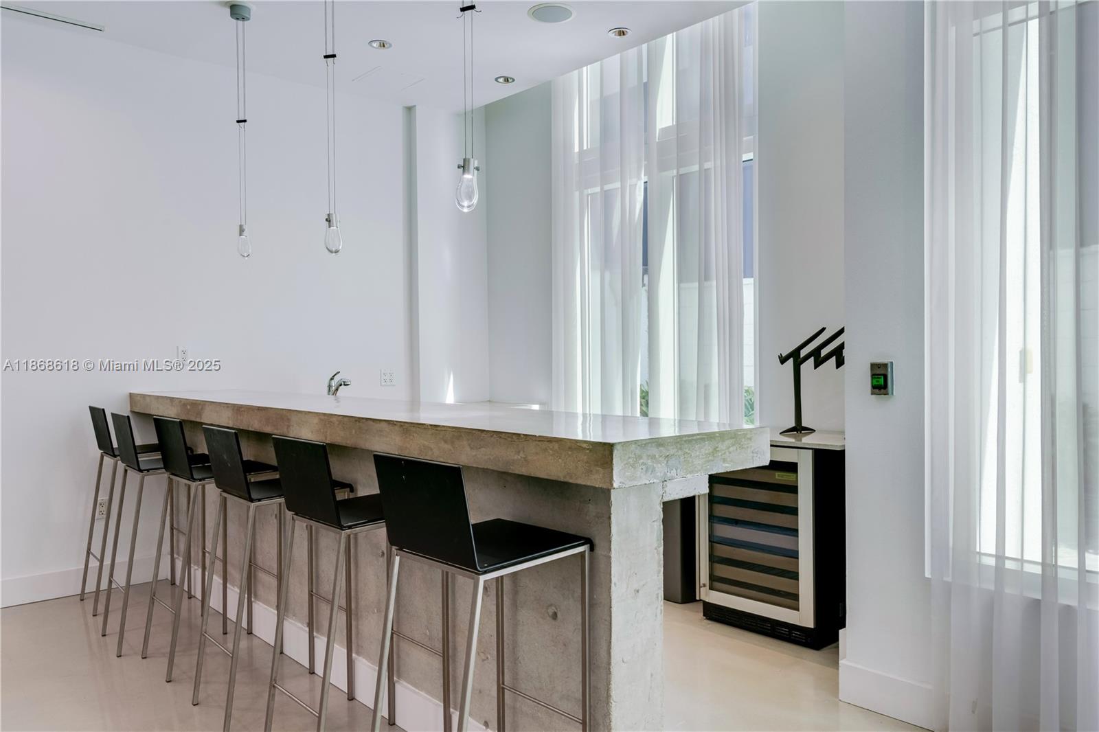 image The Loft Downtown Condo22