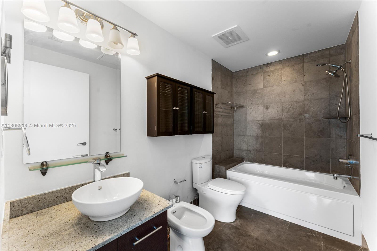 image Uptown Marina Lofts6