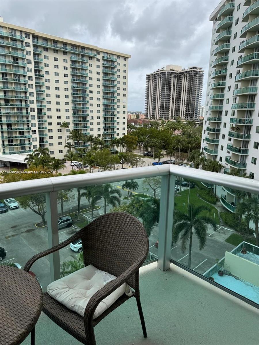 19380 Collins Ave #707