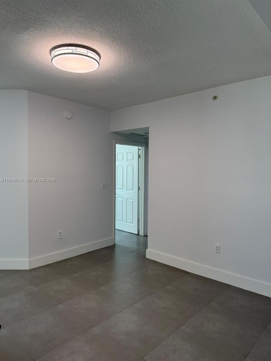 image 1800 Biscayne Plaza Condo13