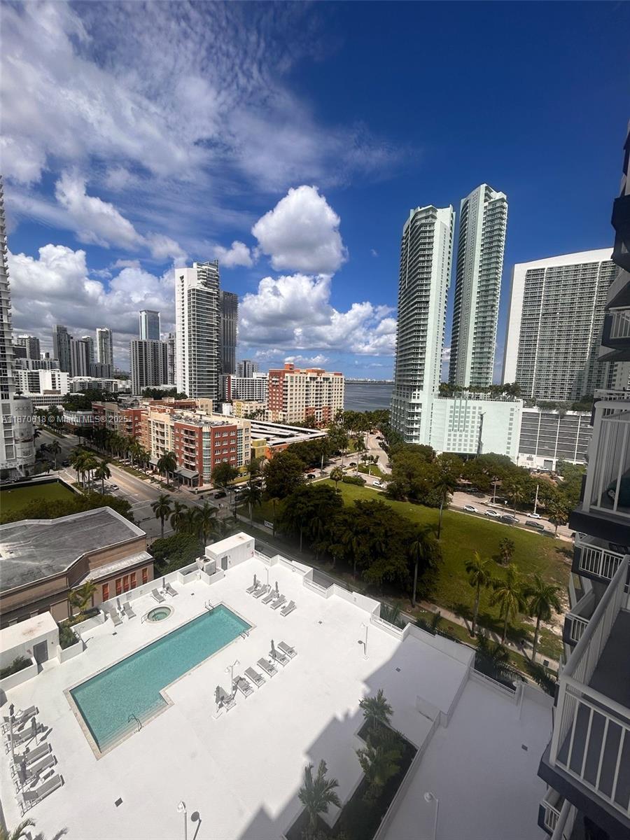 image 1800 Biscayne Plaza Condo1