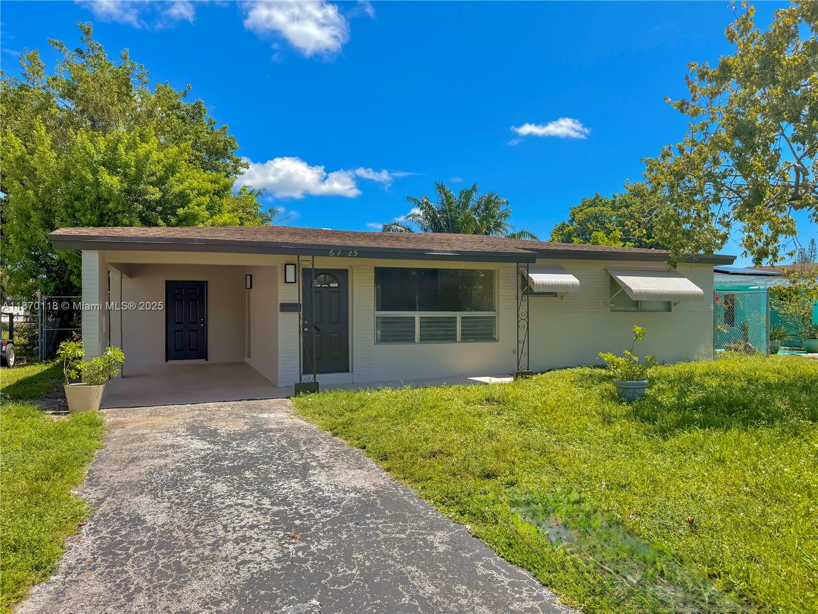 6725 SW 27th Ct #6725