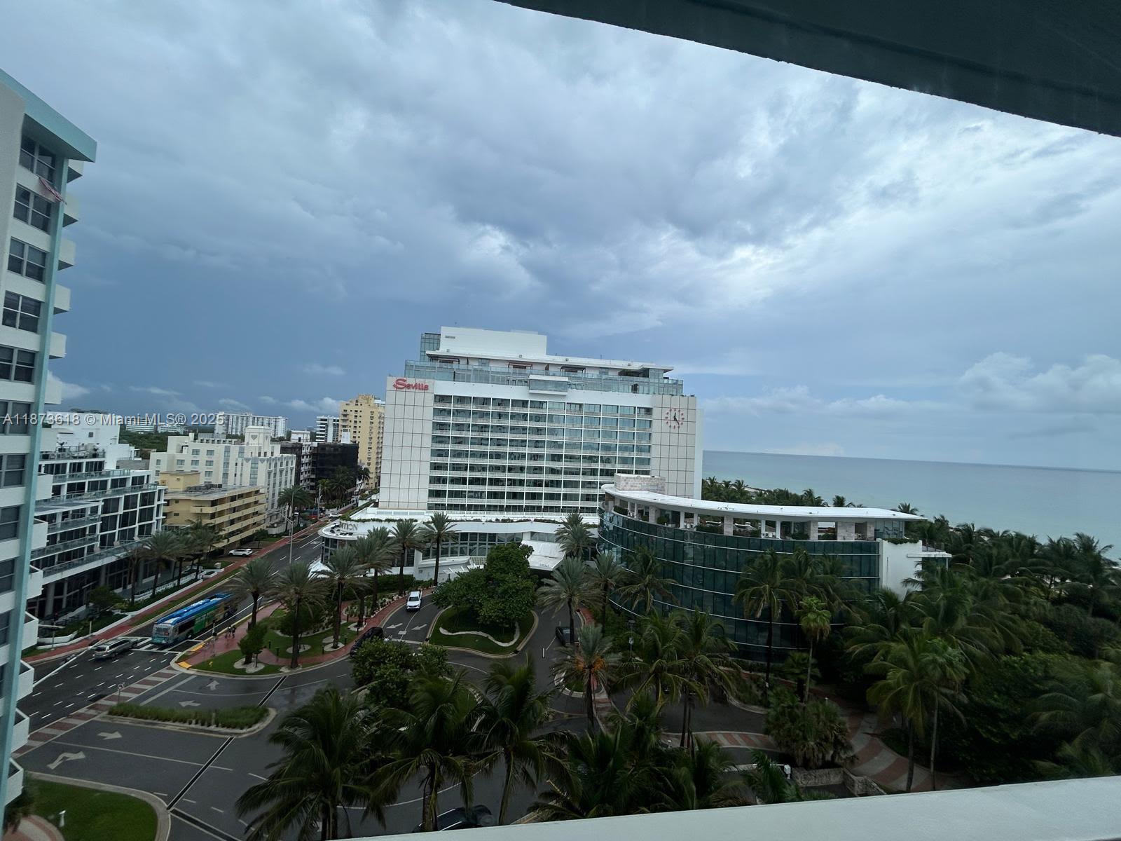 2899 Collins Ave #1121