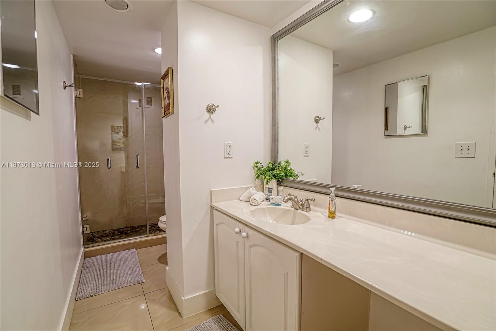 4001 S Ocean Dr #10R Hollywood, FL 33019