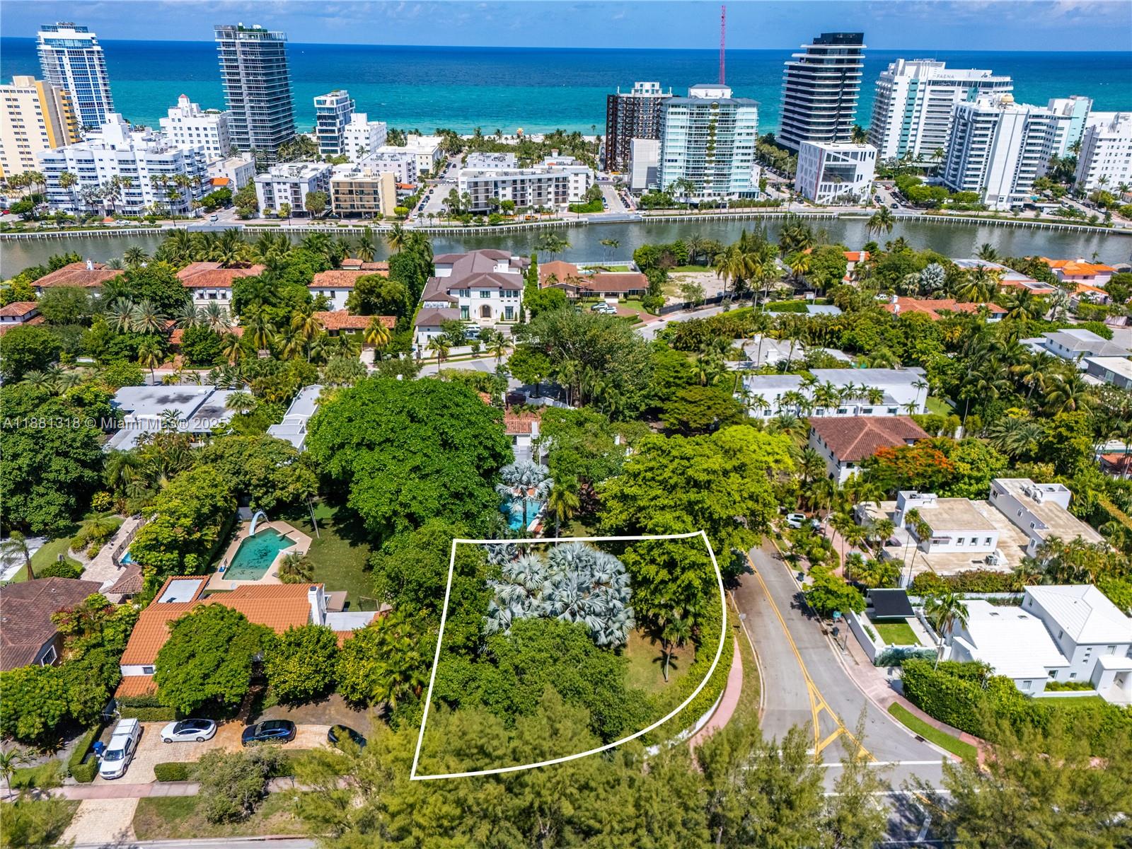 3501 Pine Tree Dr Miami Beach, FL 33140