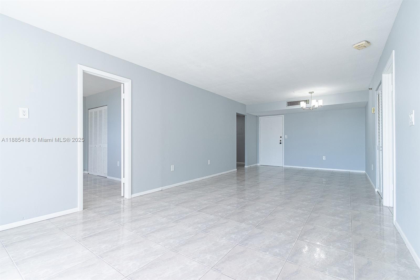 image Winston Towers 600 Condo9