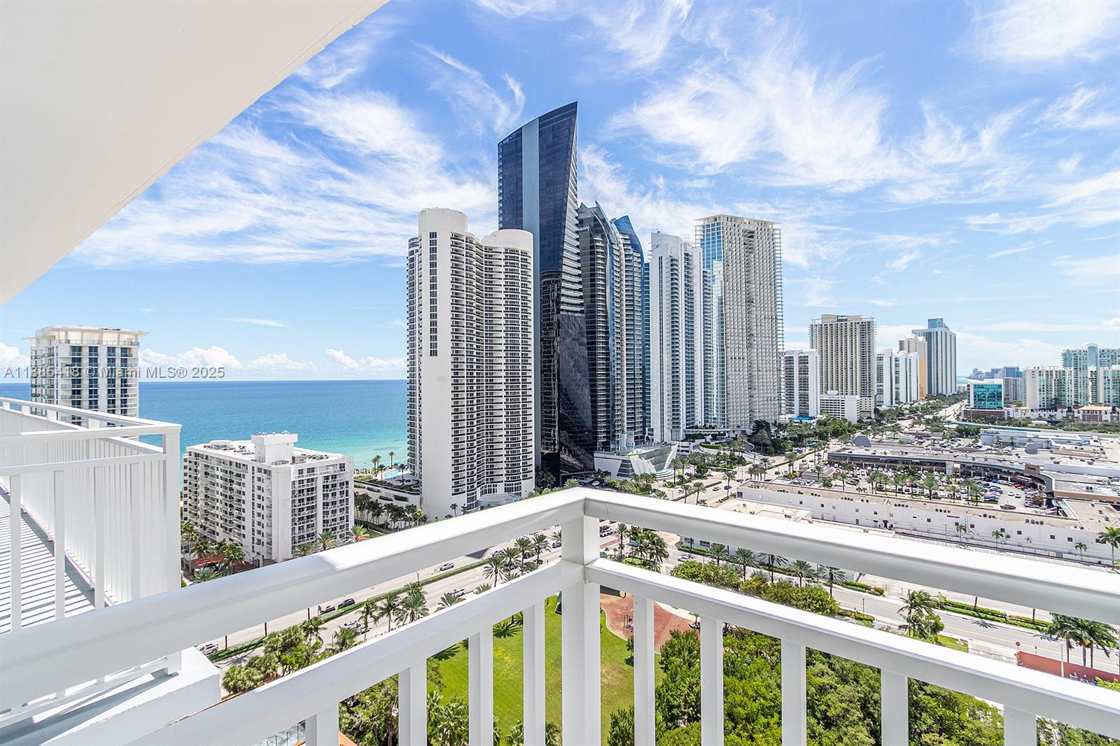 image Winston Towers 600 Condo1