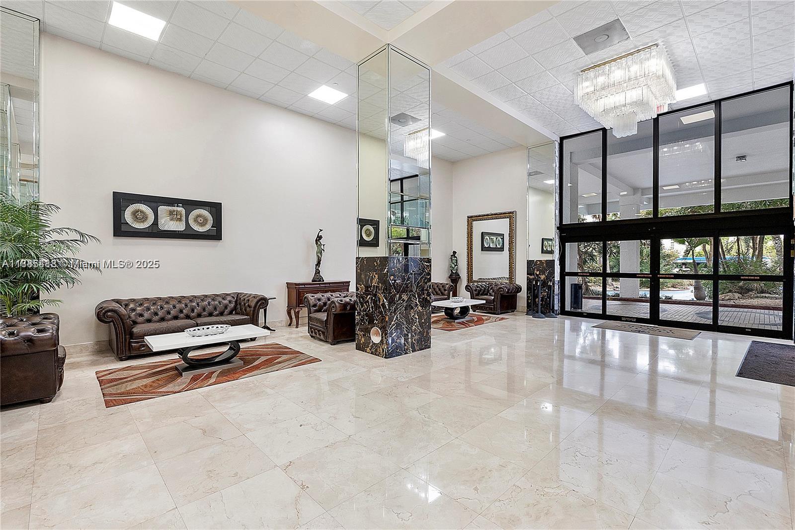 image Winston Towers 600 Condo28