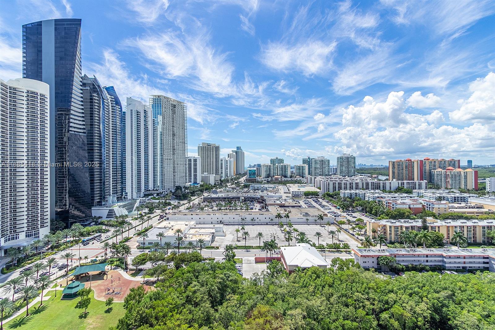 image Winston Towers 600 Condo2