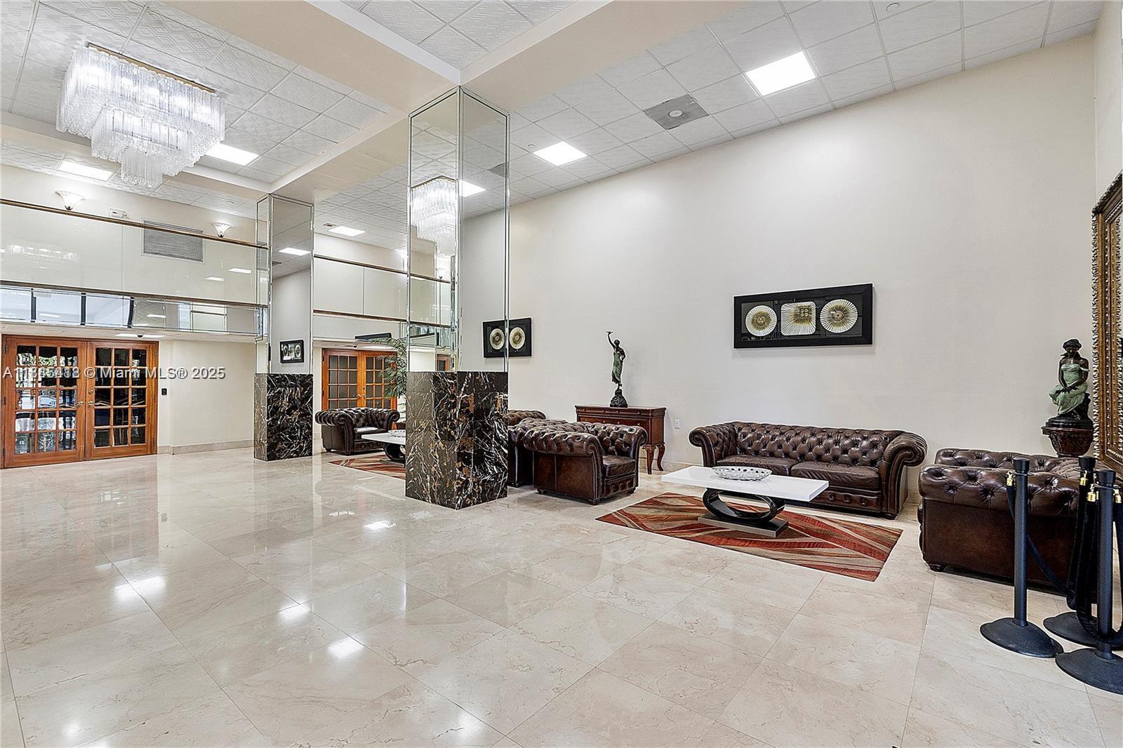 image Winston Towers 600 Condo29