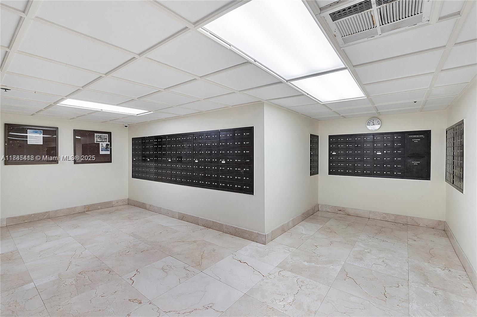 image Winston Towers 600 Condo37