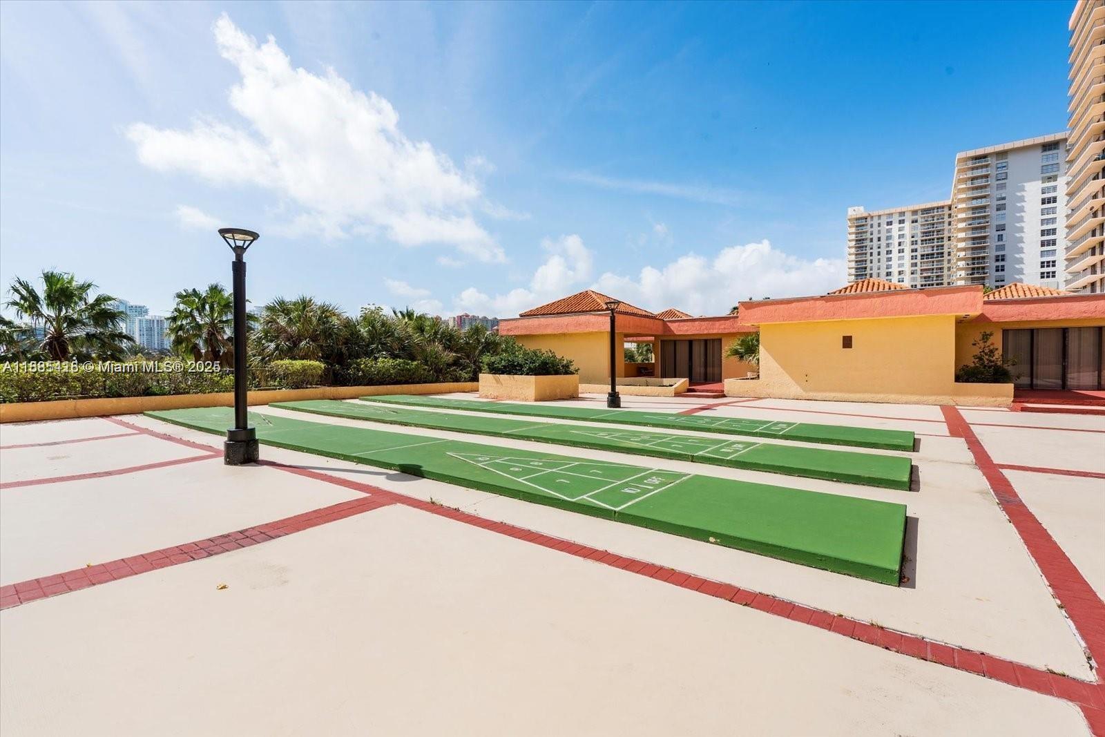 image Winston Towers 600 Condo38