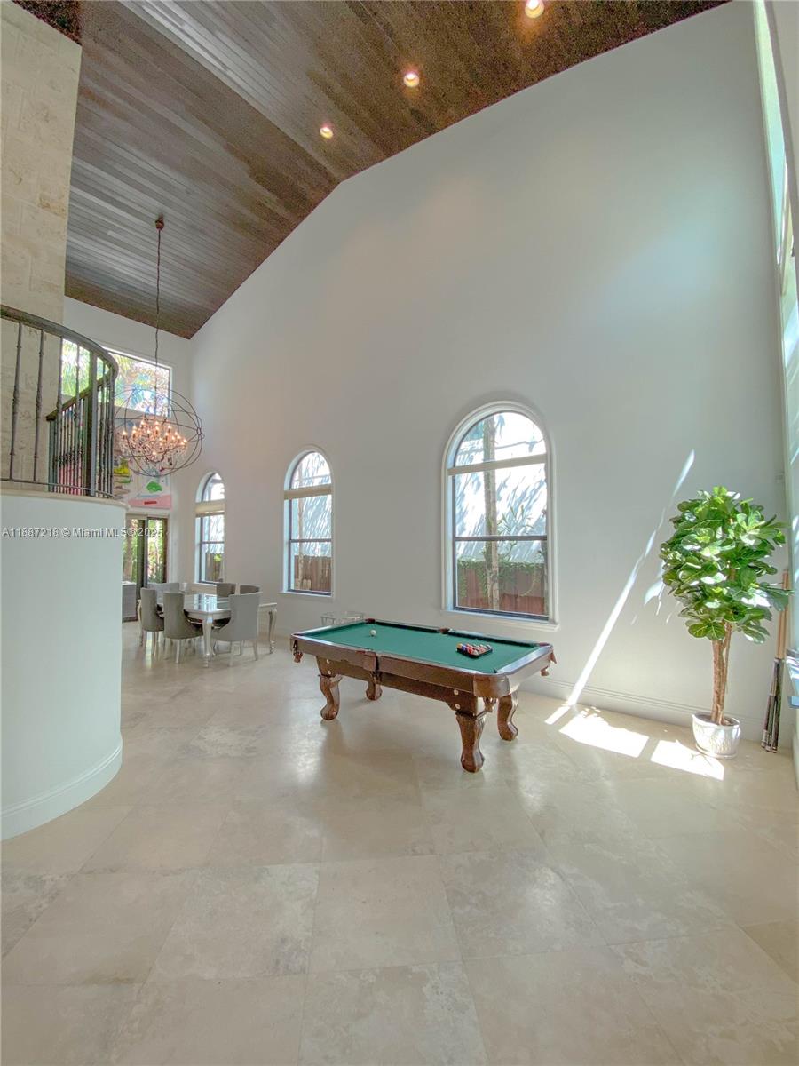 2561 Trapp Ave Miami, FL 33133