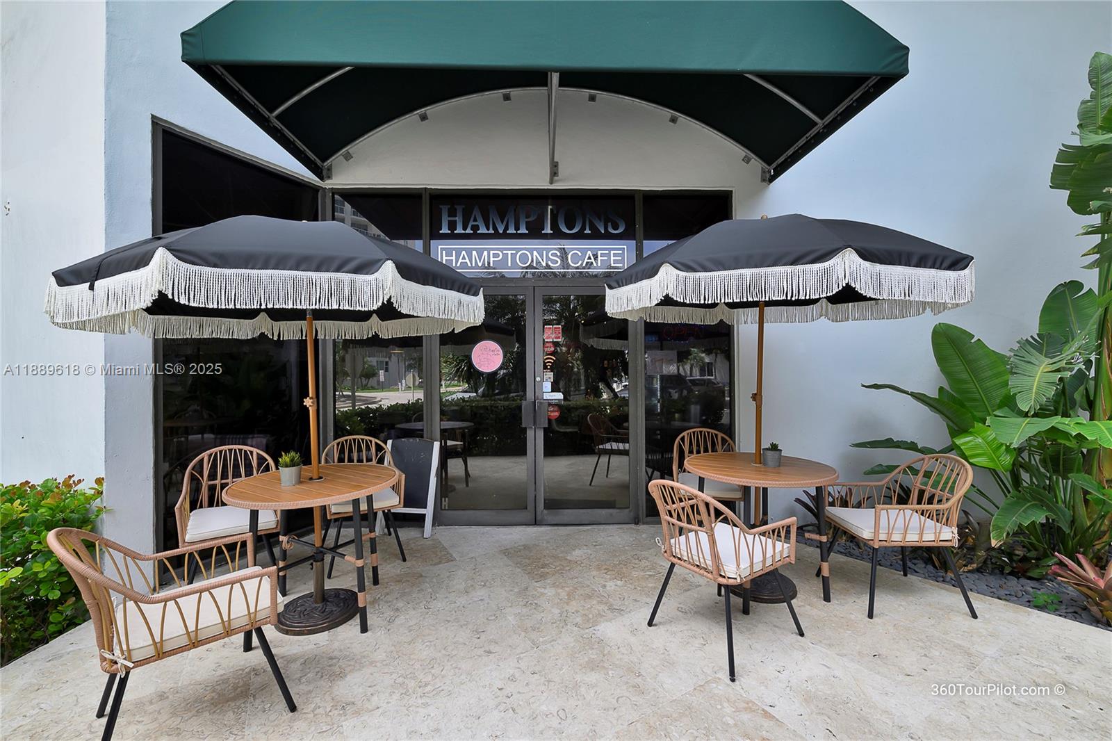 image Hamptons West45