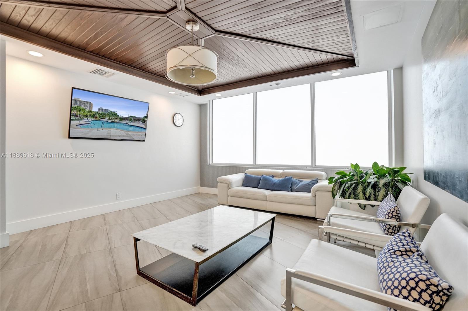 image Hamptons West60