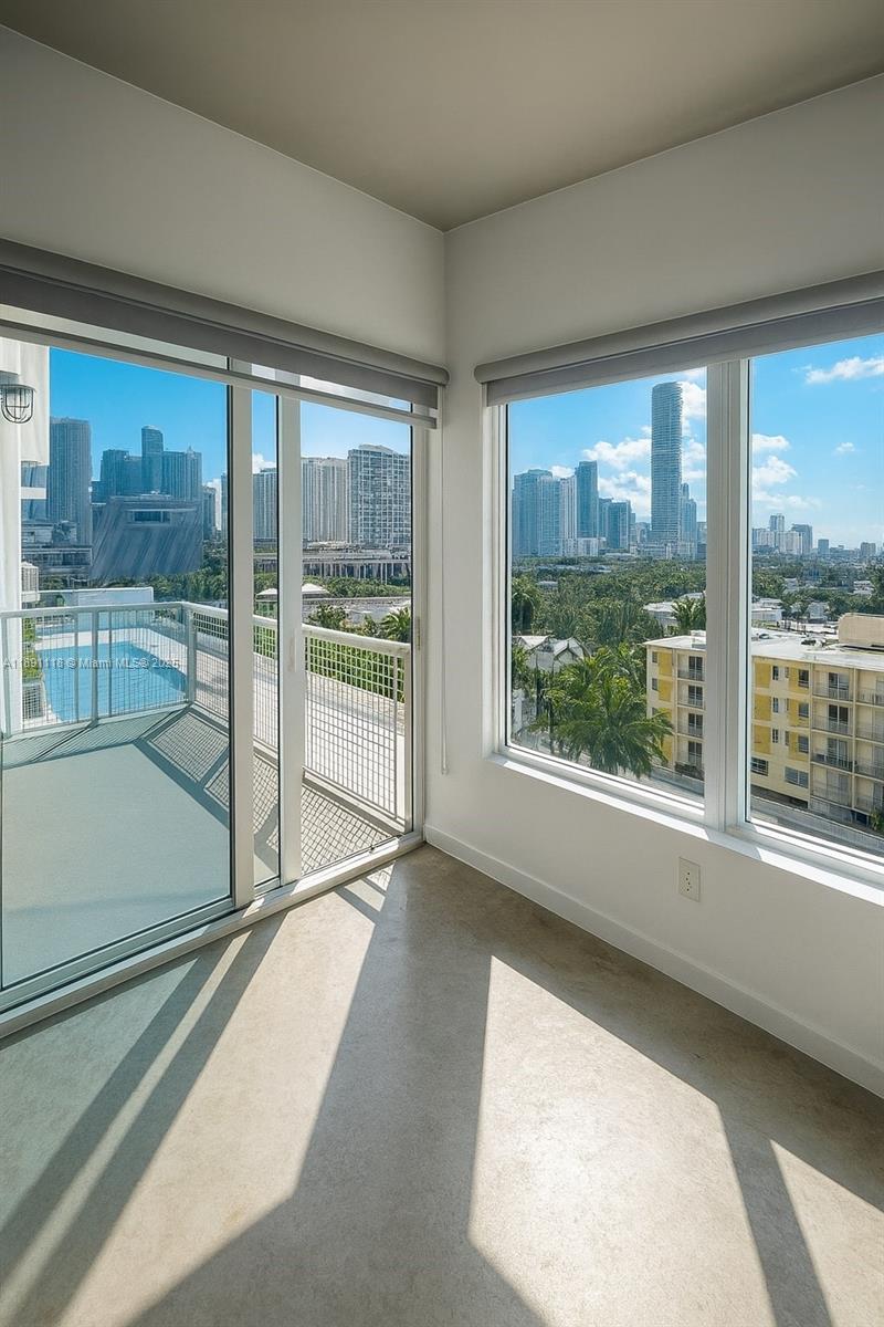 10 SW South Riv Dr #811