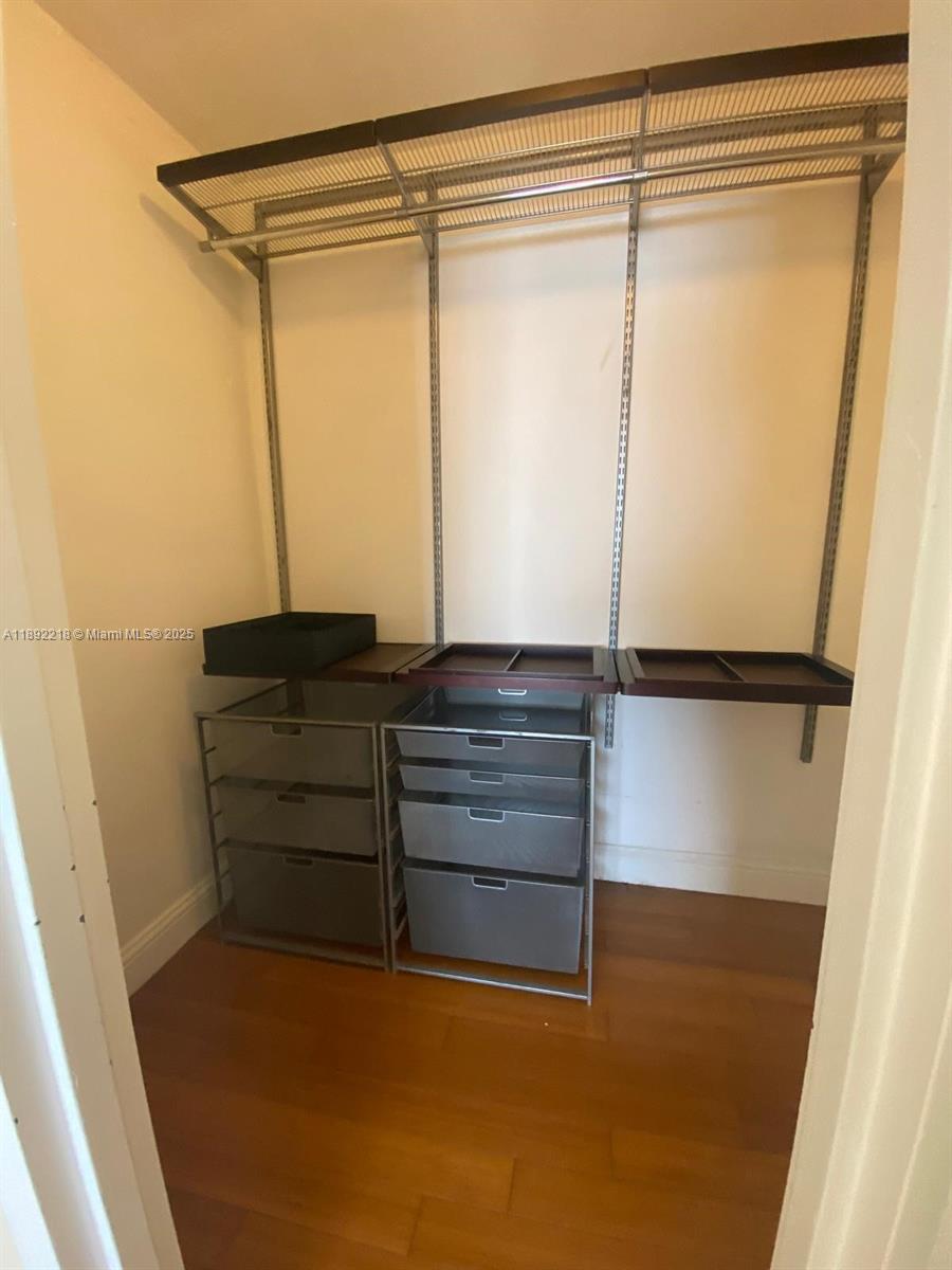 2715 Tigertail Ave #403 Coconut Grove, FL 33133