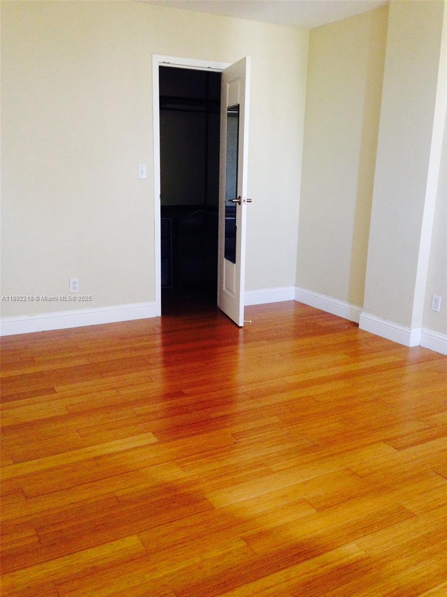 2715 Tigertail Ave #403 Coconut Grove, FL 33133