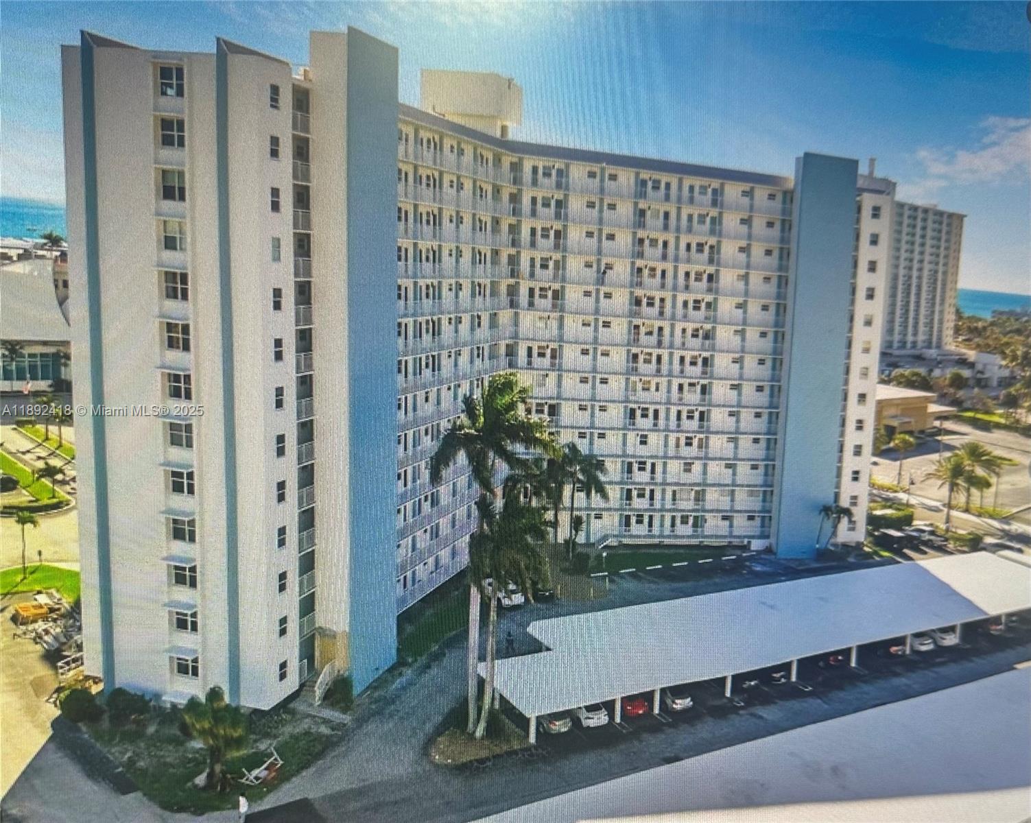 201 N Ocean Blvd #406