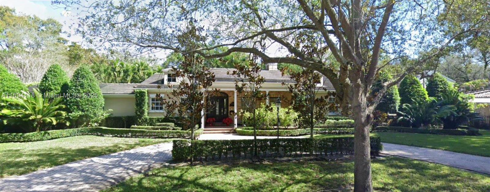 2301 Alhambra Cir