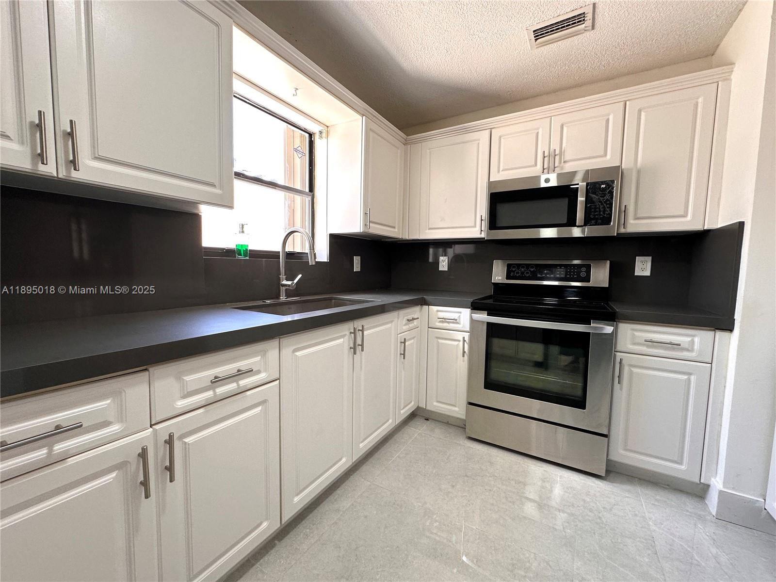 3952 SW 136th Ave Miami, FL 33175