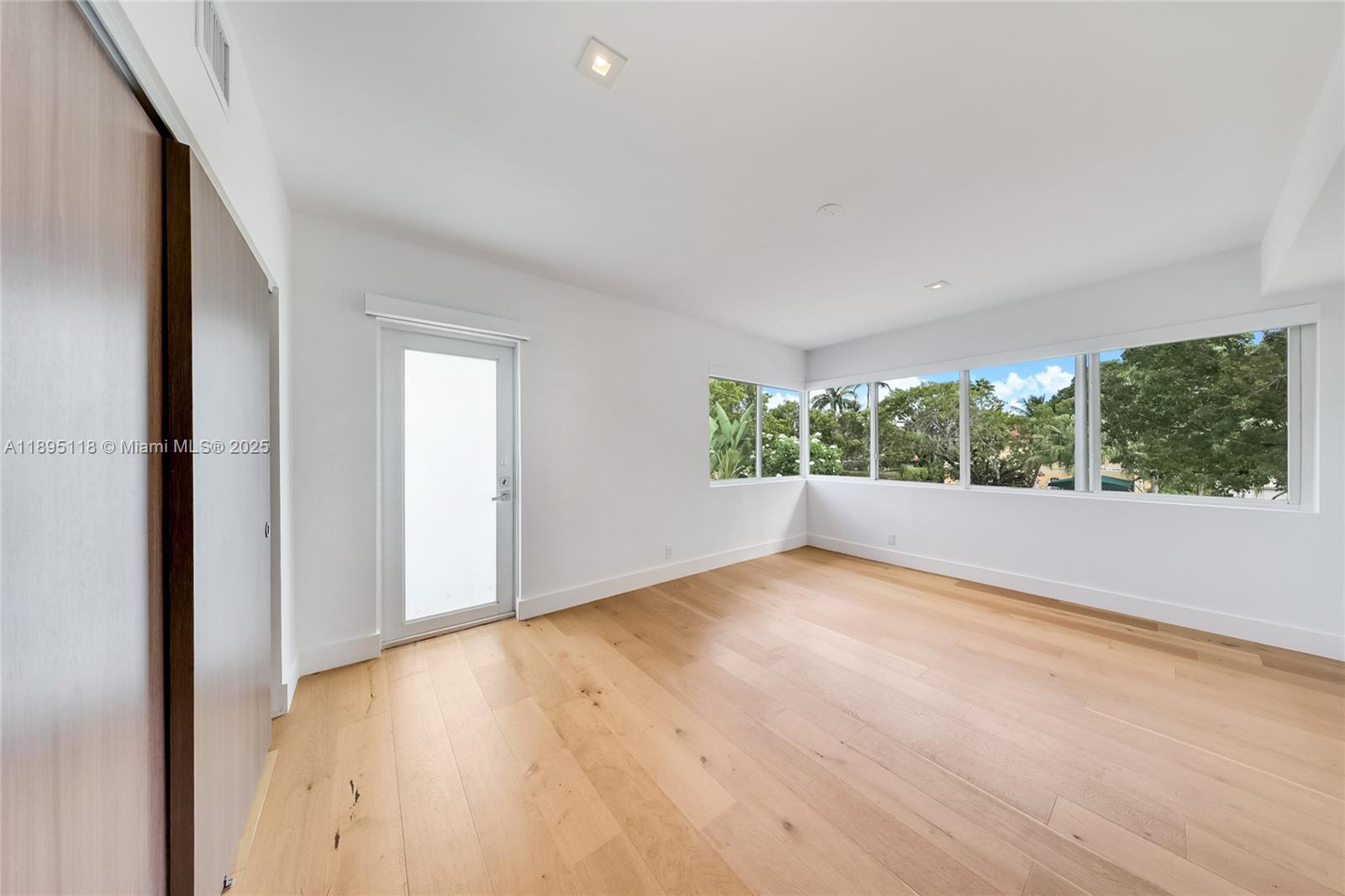 5244 Alton Rd Miami Beach, FL 33140