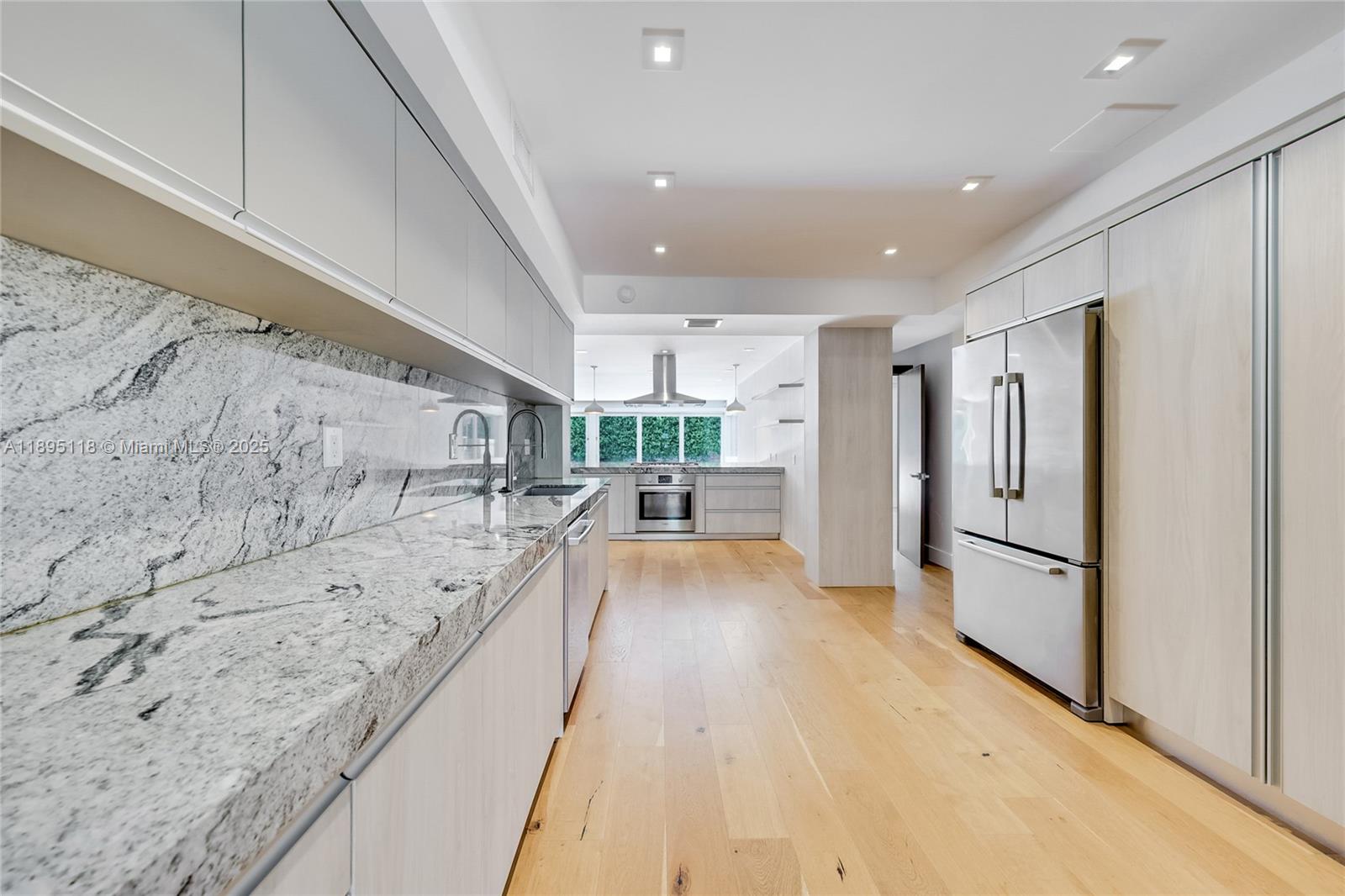 5244 Alton Rd Miami Beach, FL 33140