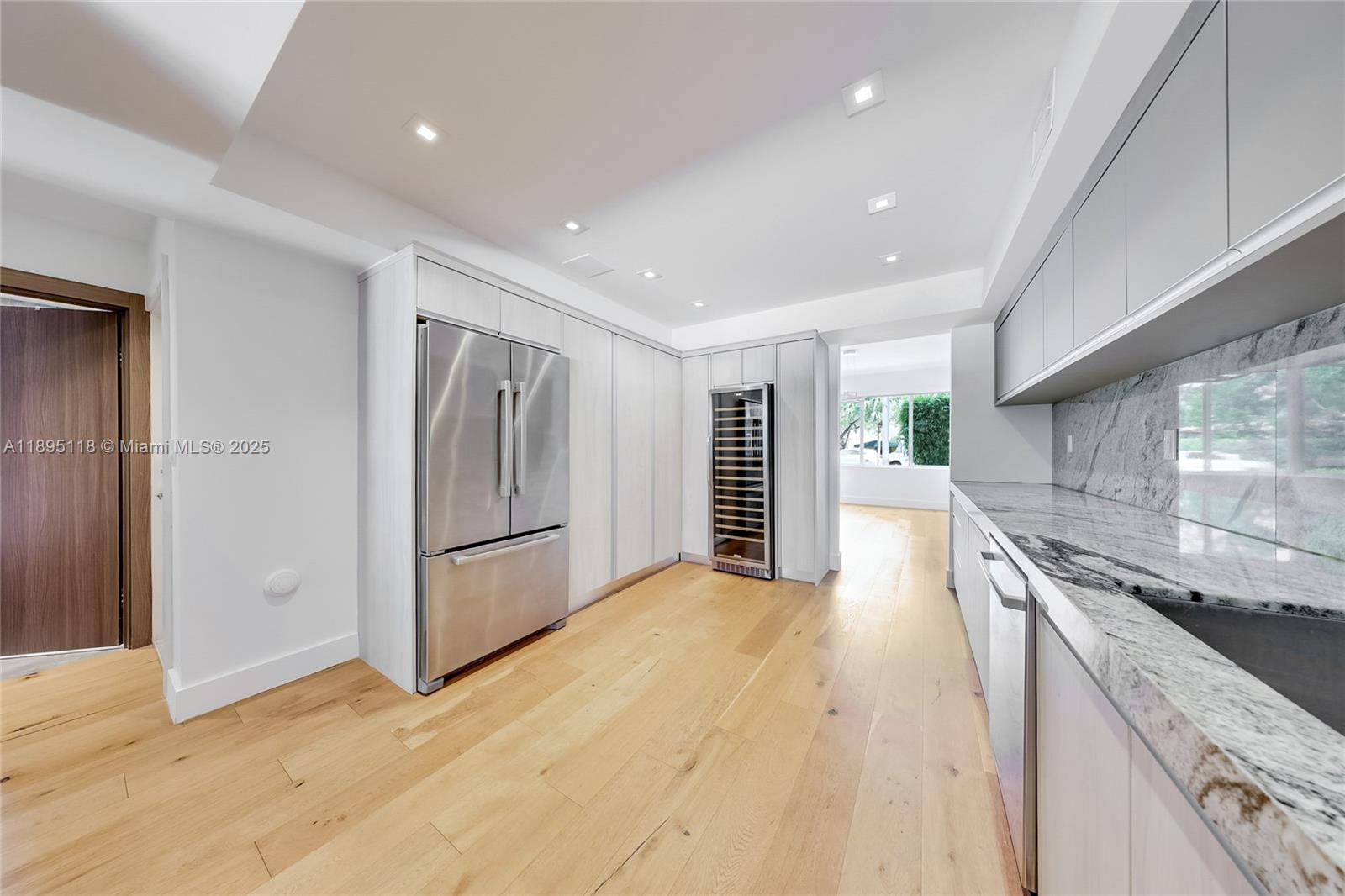 5244 Alton Rd Miami Beach, FL 33140