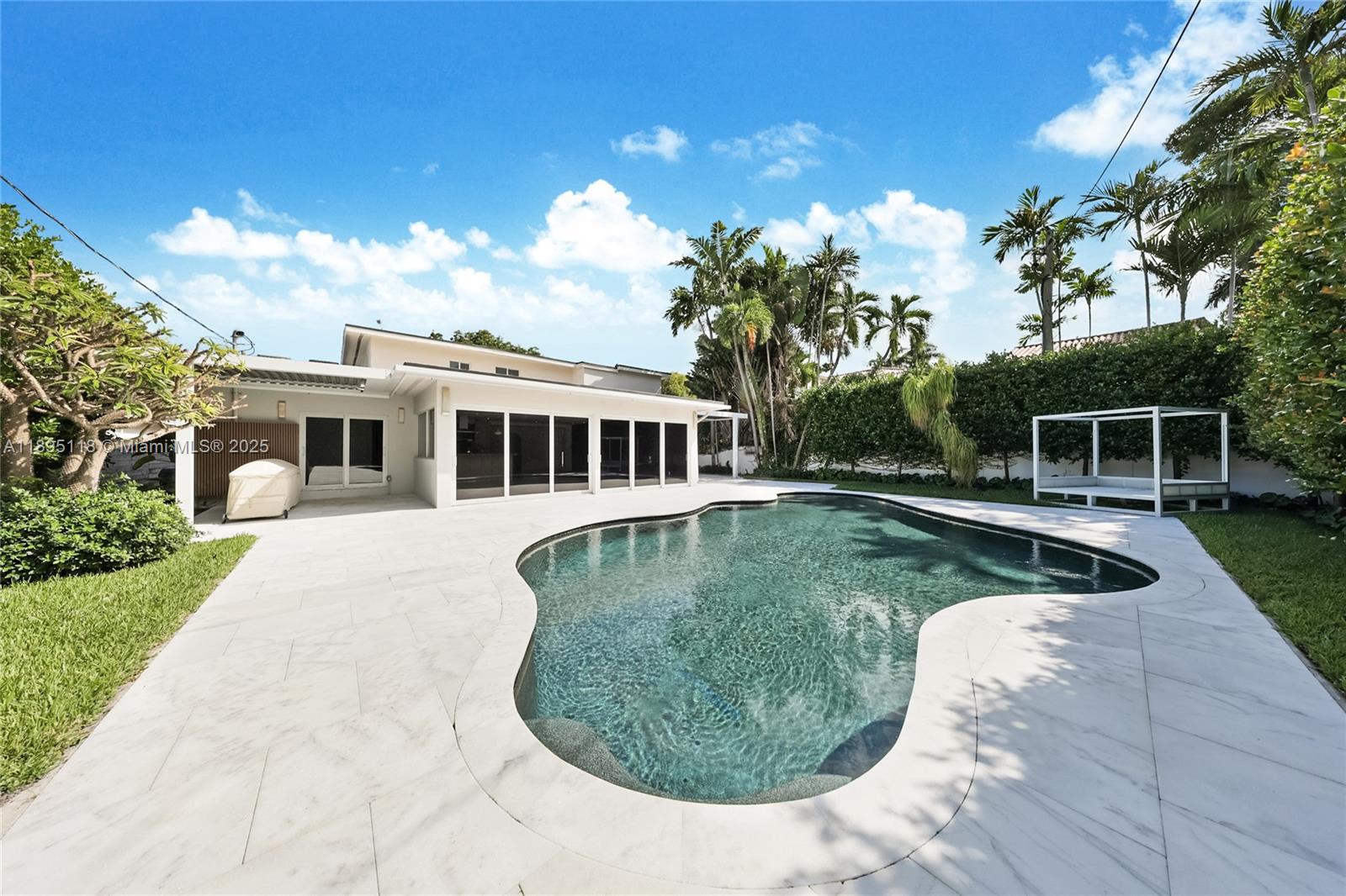 5244 Alton Rd Miami Beach, FL 33140