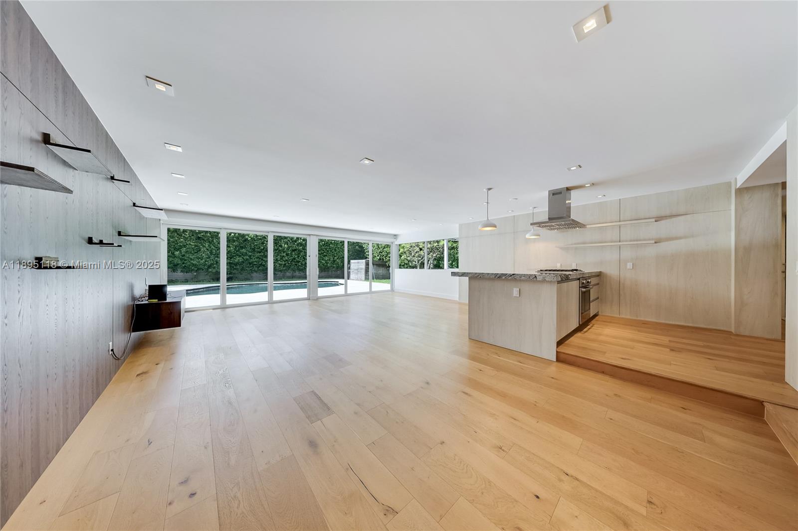 5244 Alton Rd Miami Beach, FL 33140