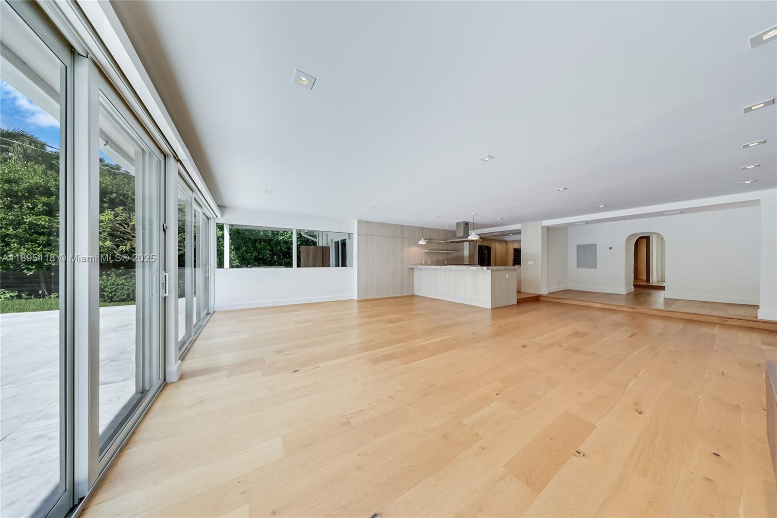 5244 Alton Rd Miami Beach, FL 33140