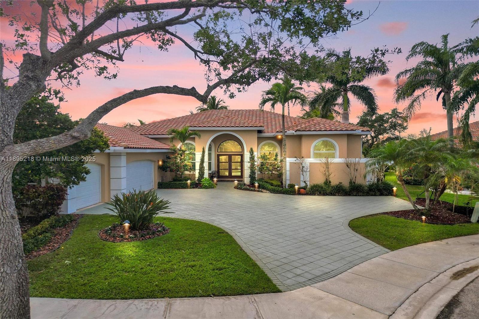 2715 Edgewater Ct