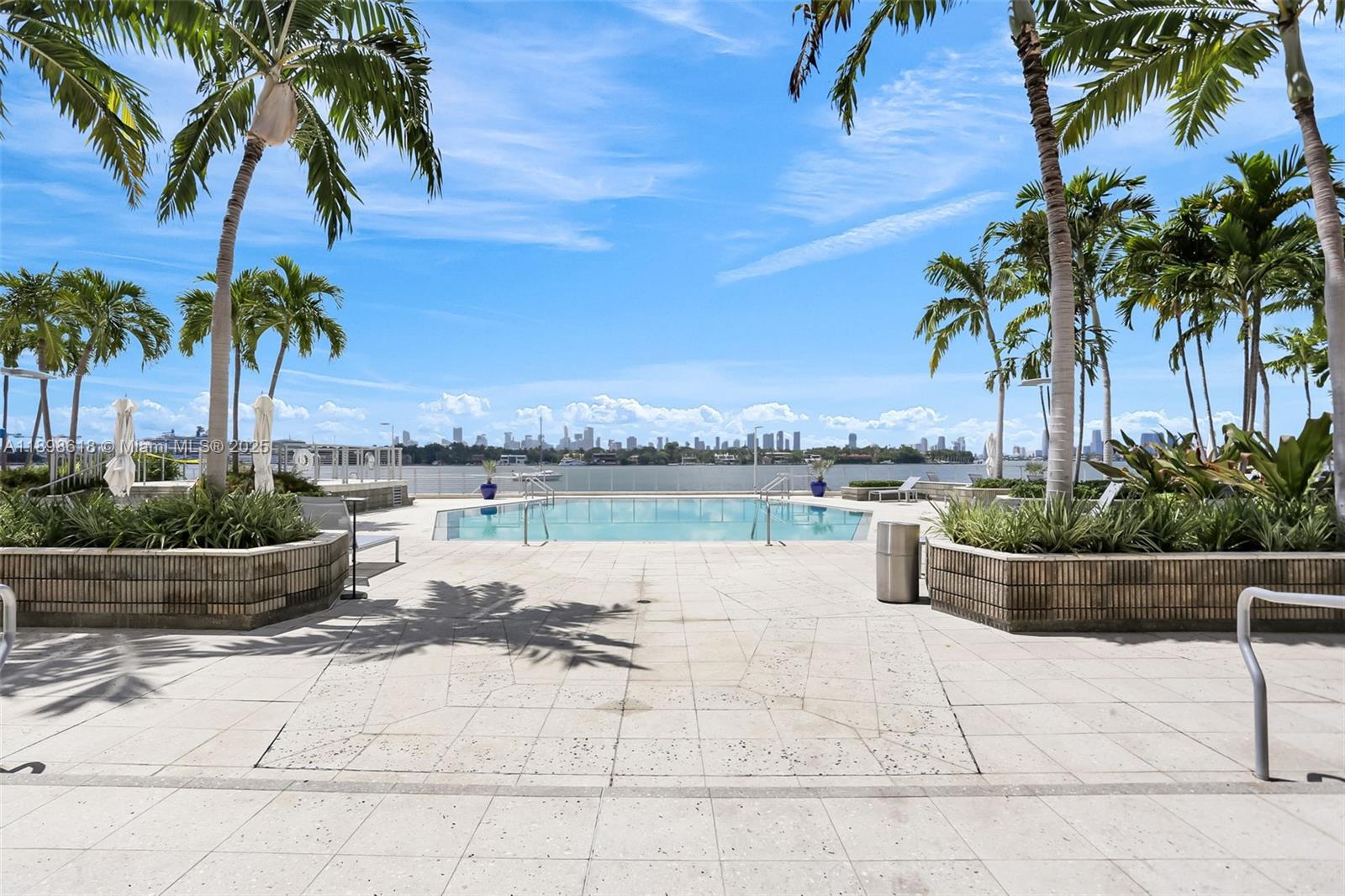 800 West Ave #506